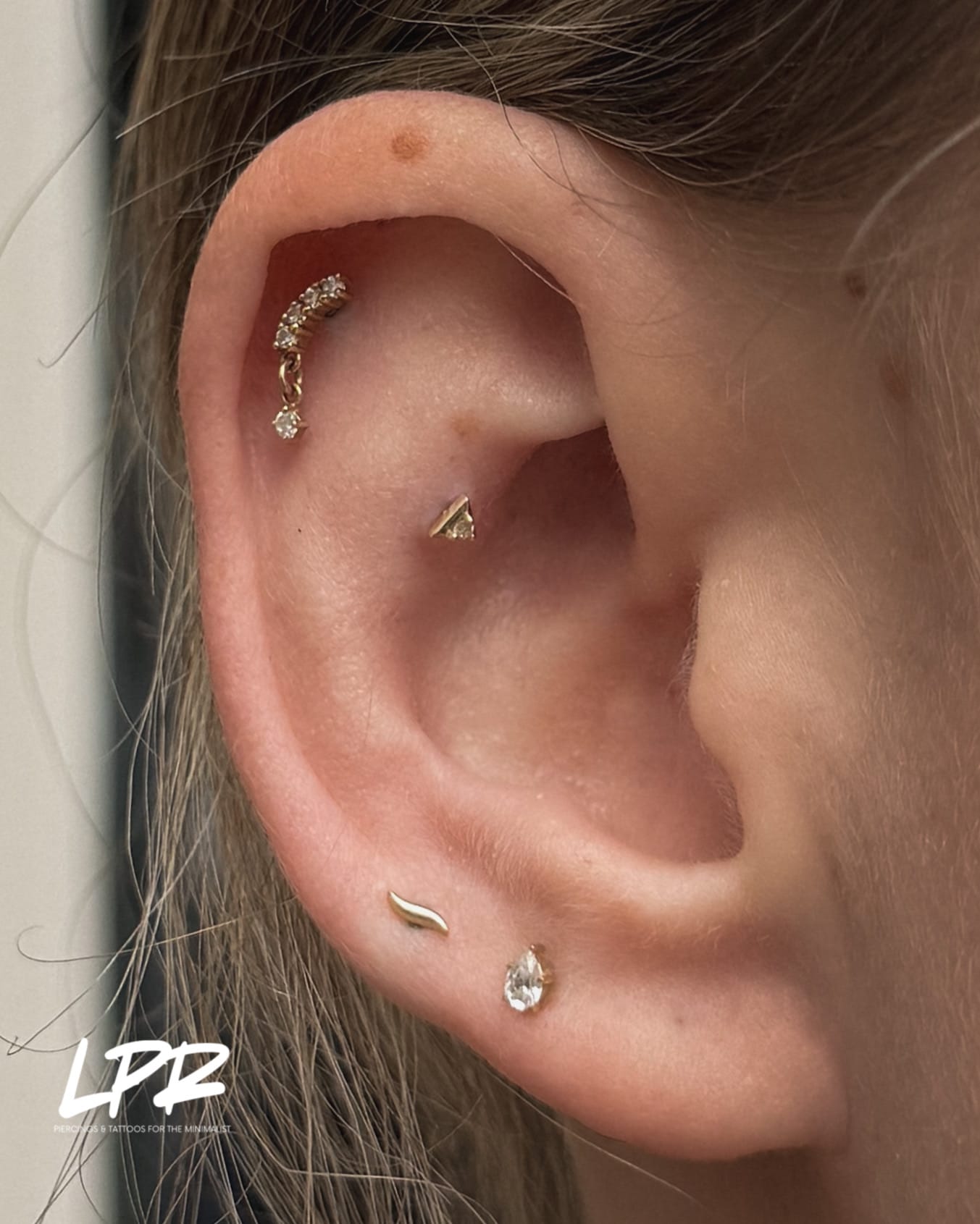 Anatometal Threadless Gold Pear - Clear