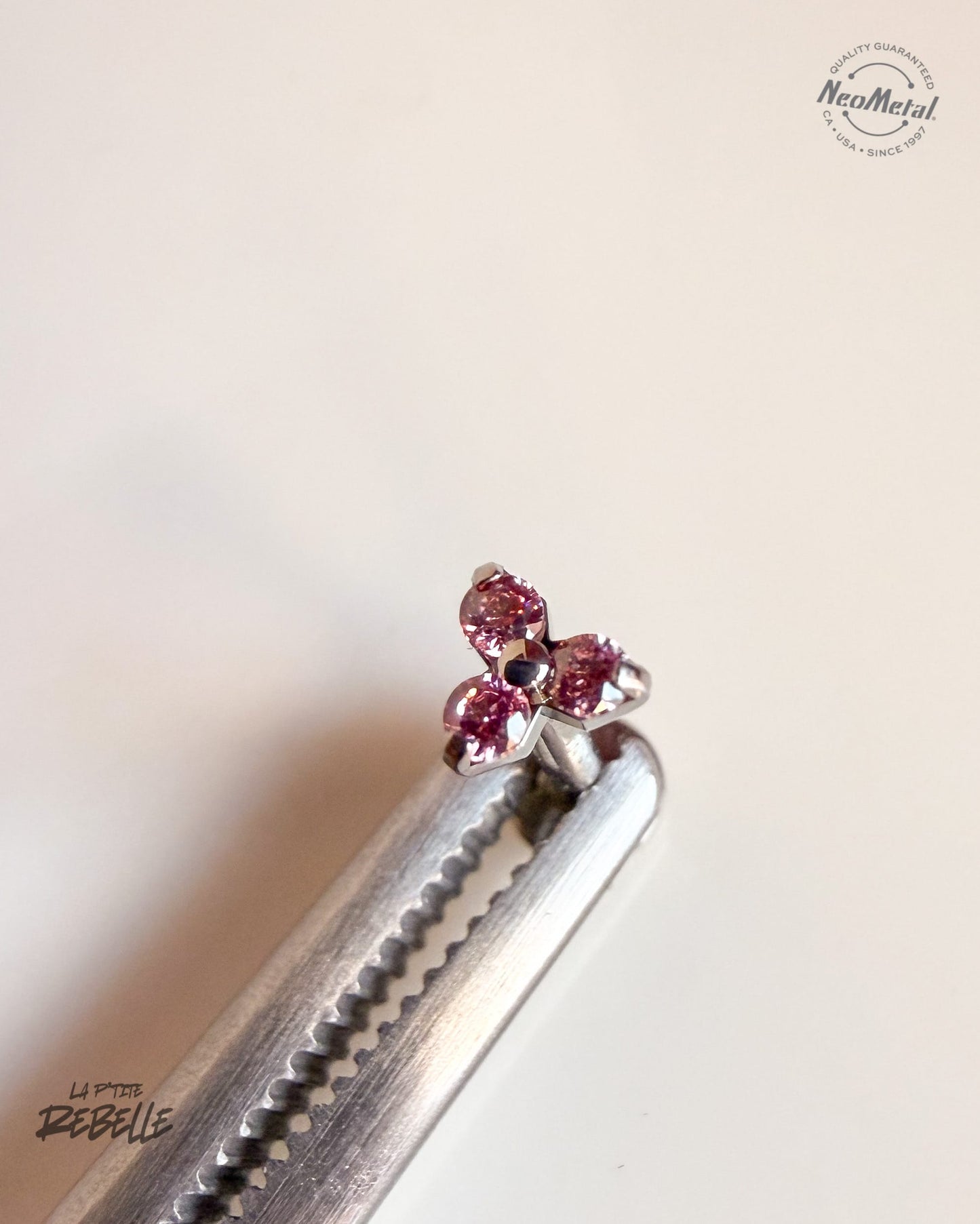 NeoMetal Threadless Titanium 3 x 1.5mm Trinity - Pink CZ