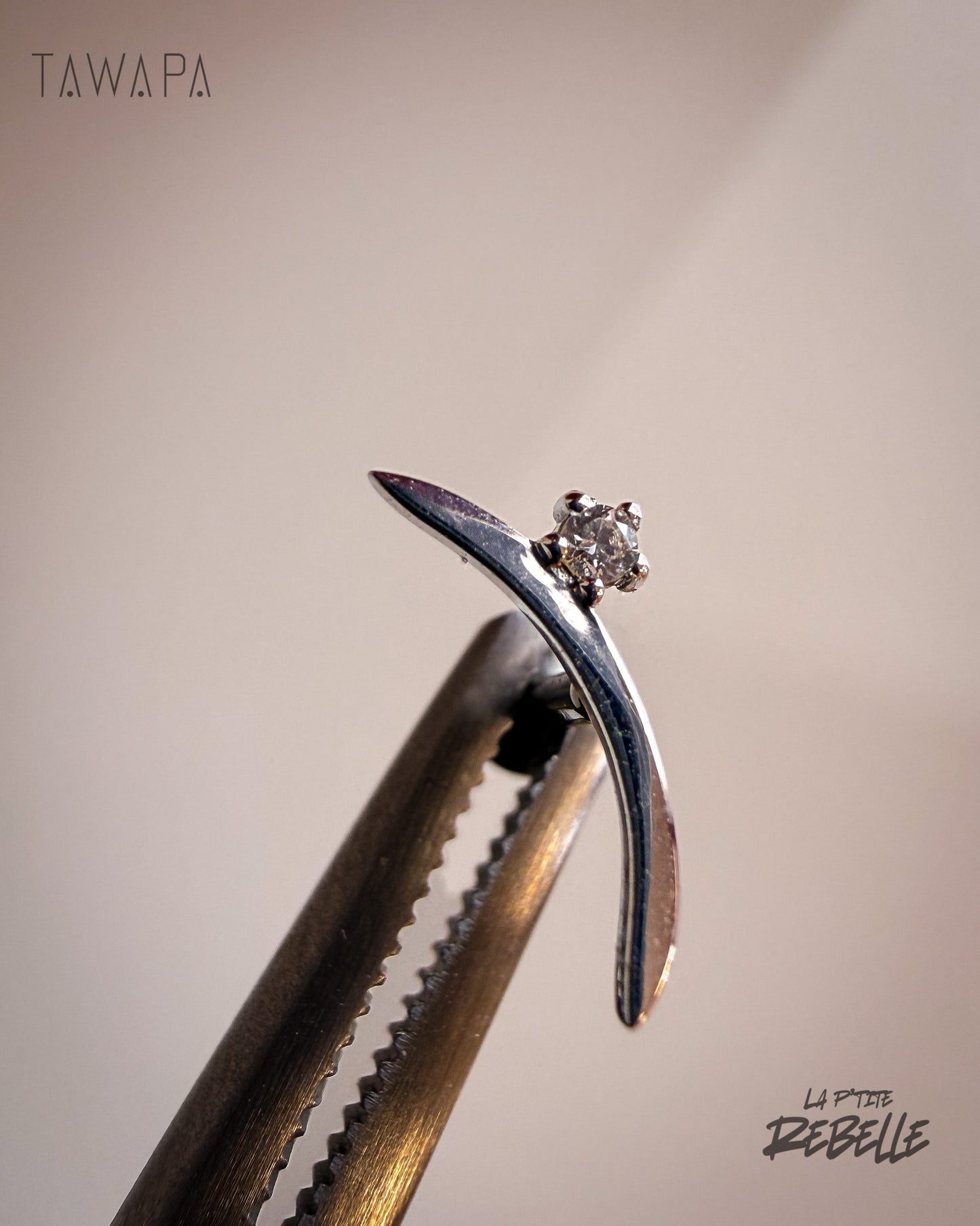Tawapa gold piercing end Curve - White CZ