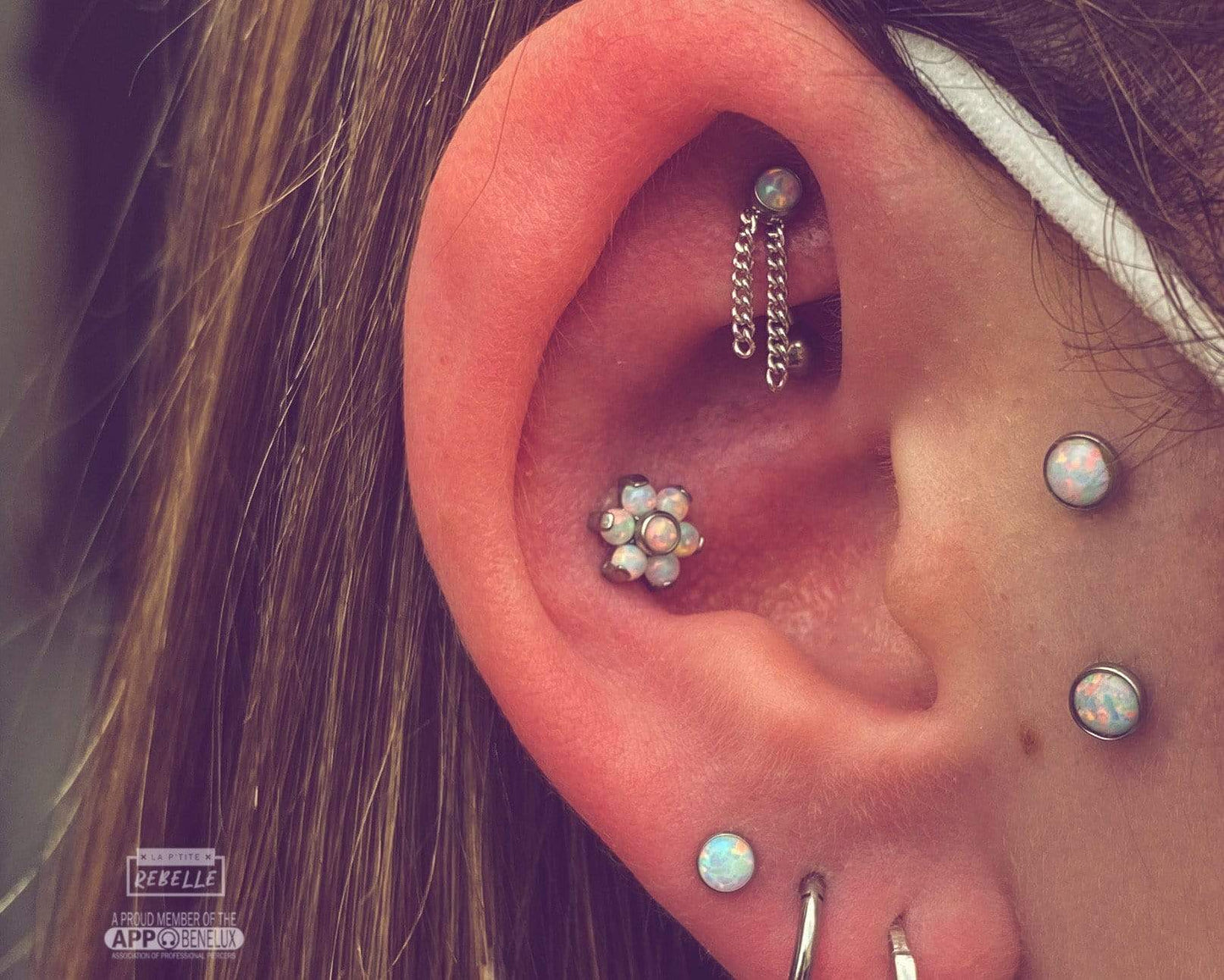 NeoMetal Threadless Titanium Cabuchon - White Opal